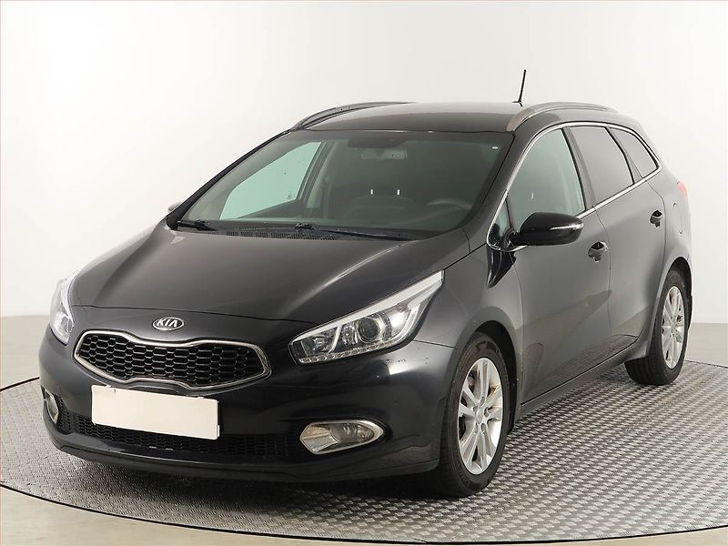 Kia Ceed (2014) Platinum 1.6 CRDi, Serv.kniha - fotka 2 z 18