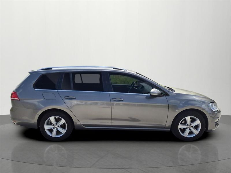 Volkswagen Golf 1,6 TDi 81 Kw Highline kůže - fotka 8 z 22