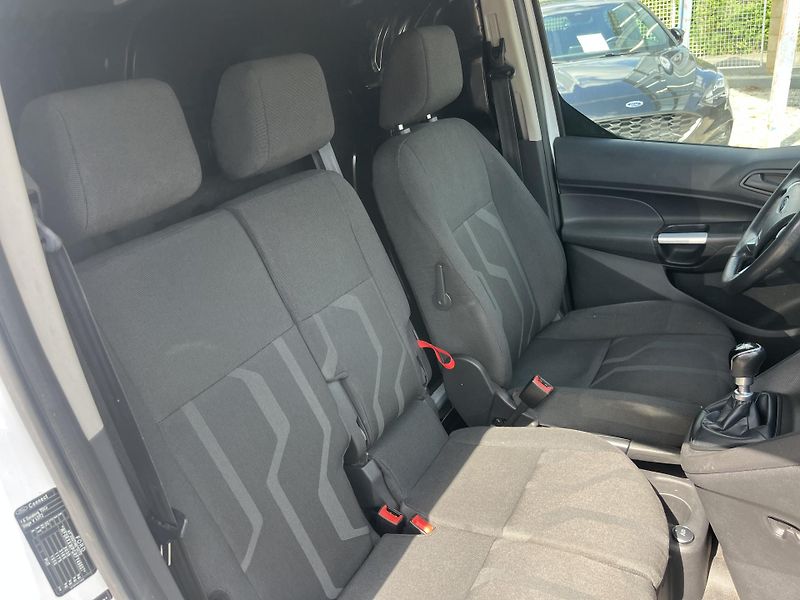 Ford Transit Connect (2015) 1.6TDCi 85Kw Tažné  - fotka 17 z 19