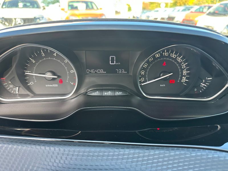 Peugeot 208 (2015) 1,2Turbo 81kw Style - fotka 17 z 25