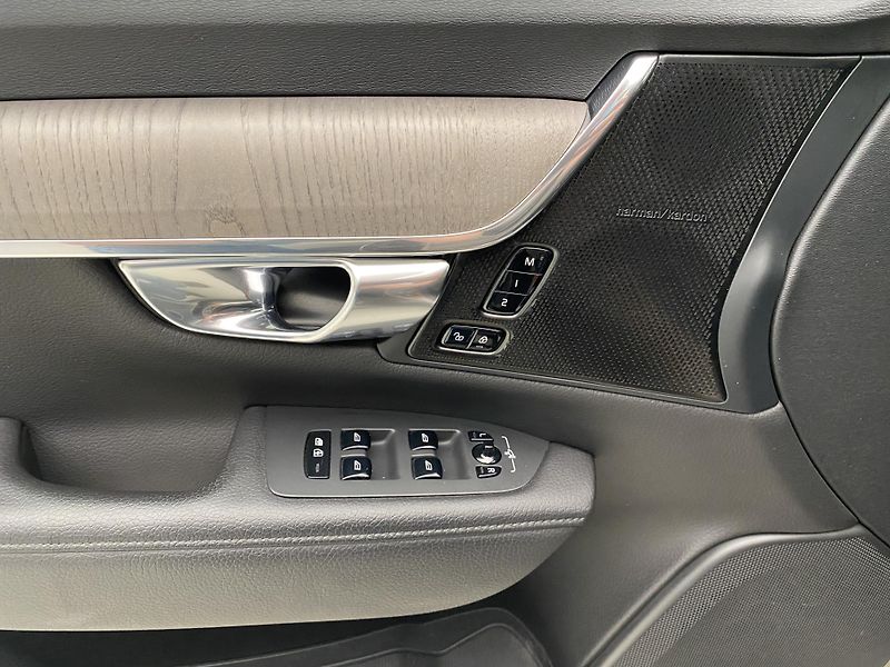 Volvo V90 CC B4 AWD MOMENTUM REZERVACE - fotka 29 z 53