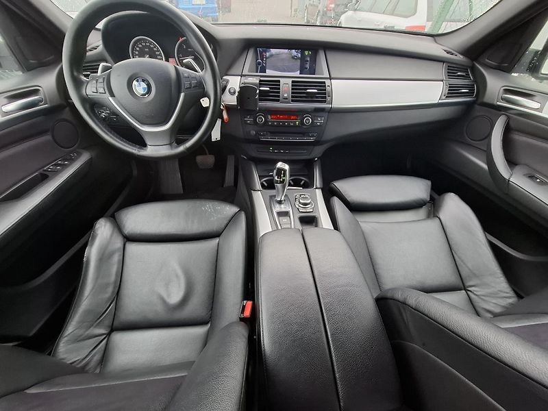 BMW X6 XDRIVE 40D - fotka 7 z 15