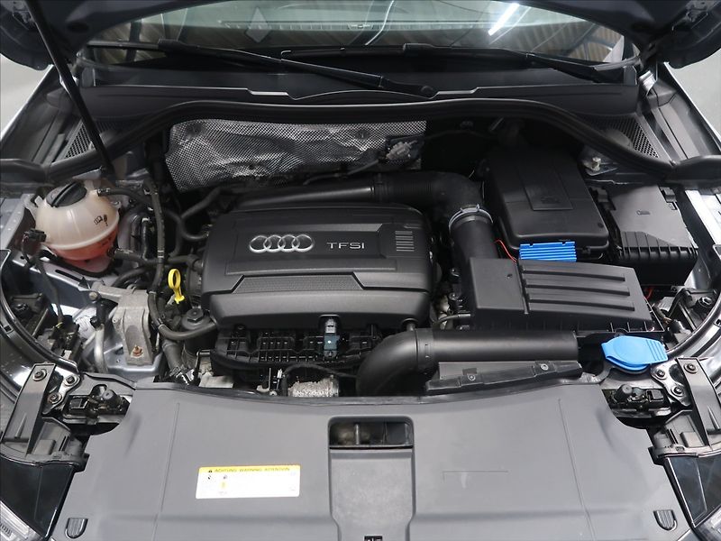 Audi Q3 2,0 TFSi 162 KW S-tronic Quatt - fotka 6 z 29