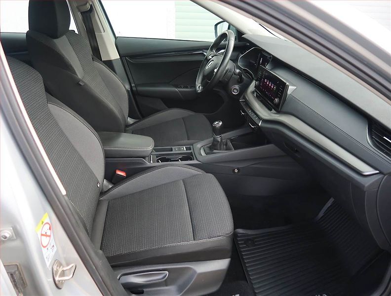 Škoda Octavia (2022) Ambition 2.0 TDI, ČR,1.maj - fotka 9 z 19