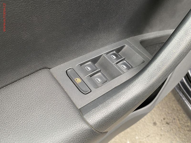 Škoda Octavia (2014) 2.0 TDi, Ambiente, DSG - fotka 13 z 18