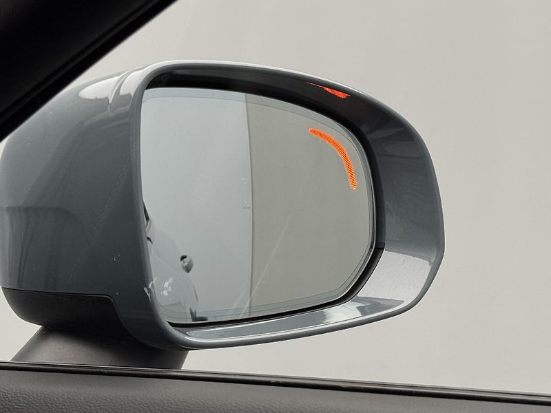 Volvo V90 CC D4 AWD PRO AUT - fotka 20 z 52