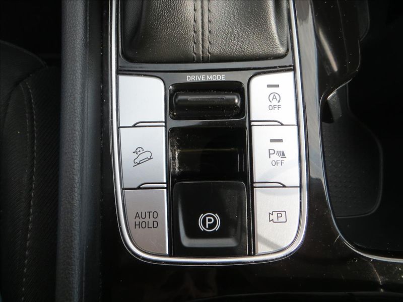 Hyundai Tucson 1,6 CRDi mHEV DCT Smart 100 kW - fotka 16 z 28