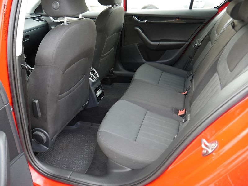 Škoda Octavia (2019) 1.6 TDi, ČR, Style, LED - fotka 10 z 18