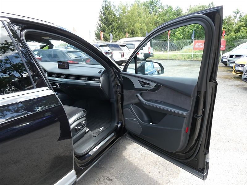 Audi Q7 3,0 TDiV6 200kW S-LINE,QUATTRO - fotka 23 z 48