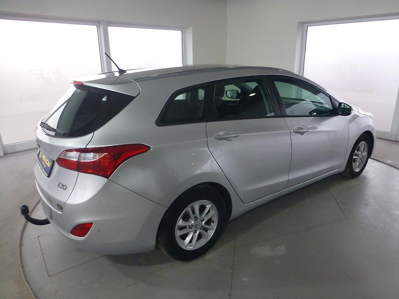 Hyundai i30 (2013) 1,6CRDI*ALU**VYHŘ.SED***KAMERA - fotka 5 z 25