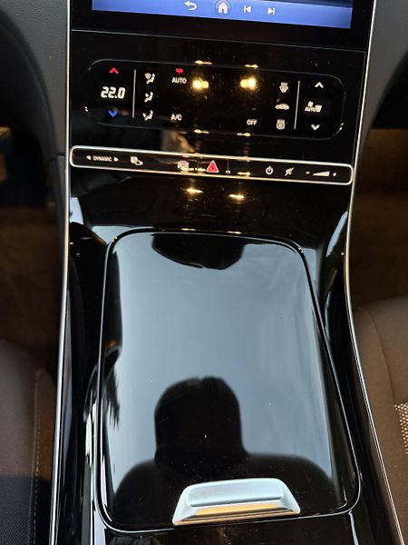 Mercedes-Benz Třídy C 200D 9Gtronic-AVANTGARDE-Tažné - fotka 32 z 37
