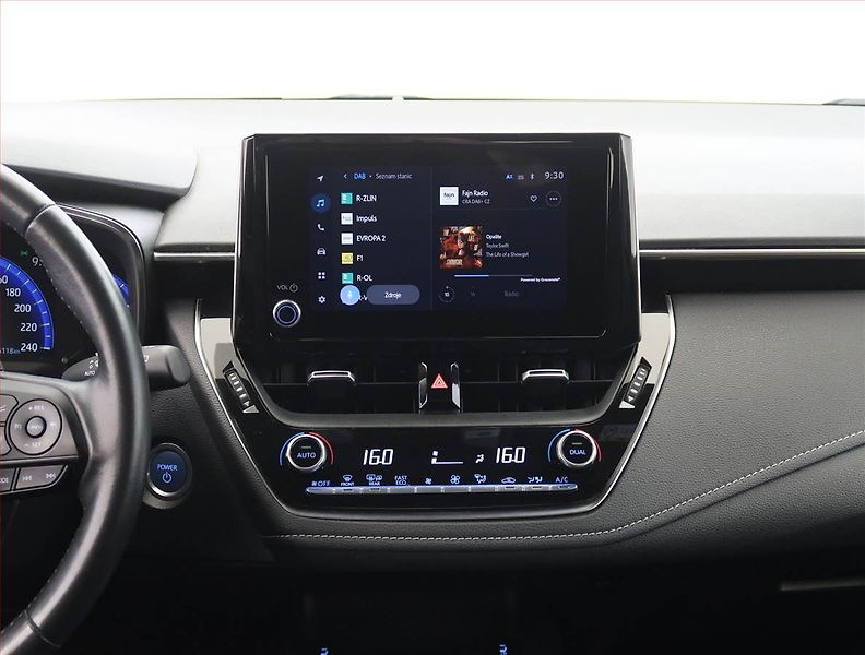 Toyota Corolla (2022) 1.8 Hybrid, full bybrid - fotka 12 z 25