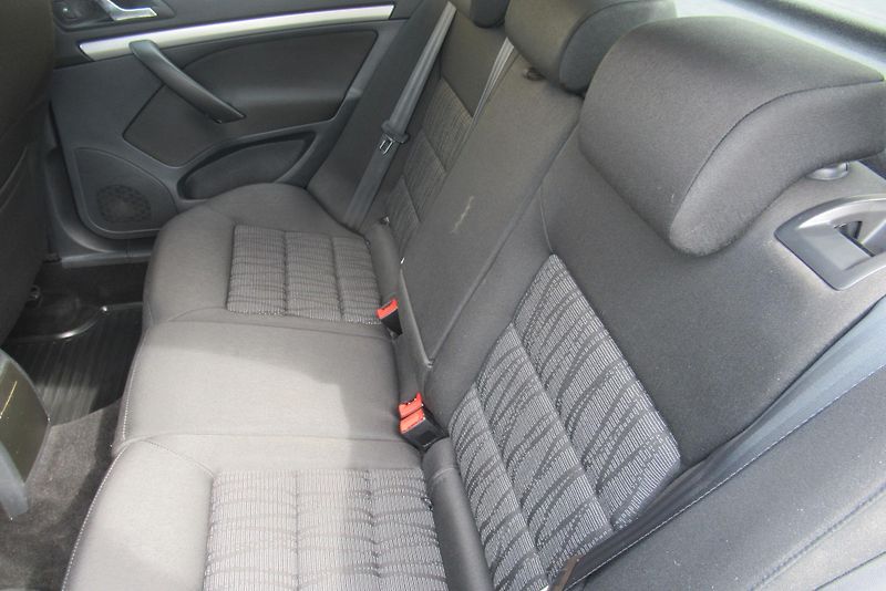 Škoda Octavia 1.2 TSi AUT.KLIMA VYHŘ.SEDAČKY - fotka 16 z 20