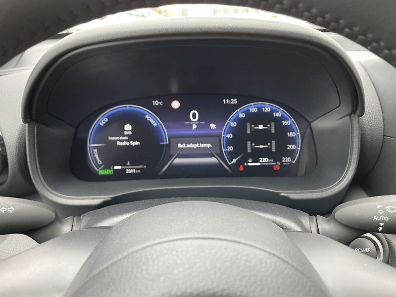 Toyota Yaris Cross 1.5 Hybrid 4x4 130k - fotka 16 z 29
