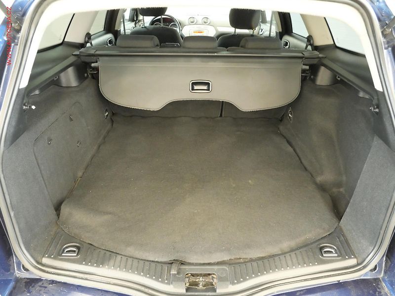 Ford Mondeo (2010) 2.0 TDCi, AC, TZ - fotka 7 z 22