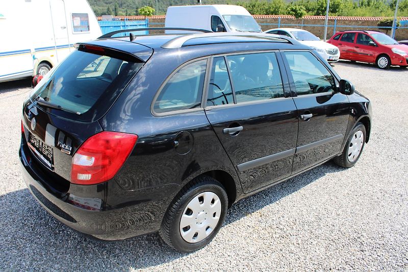 Škoda Fabia (2010) REZERVACE - fotka 7 z 16