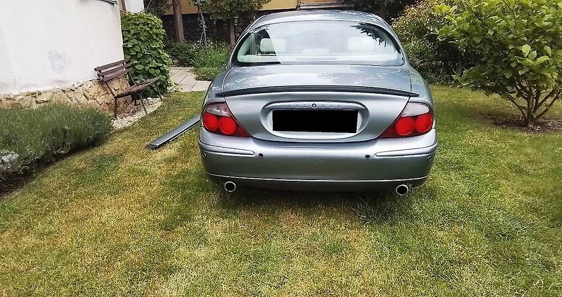 Jaguar S-Type R SUPERCHARGED - fotka 6 z 17