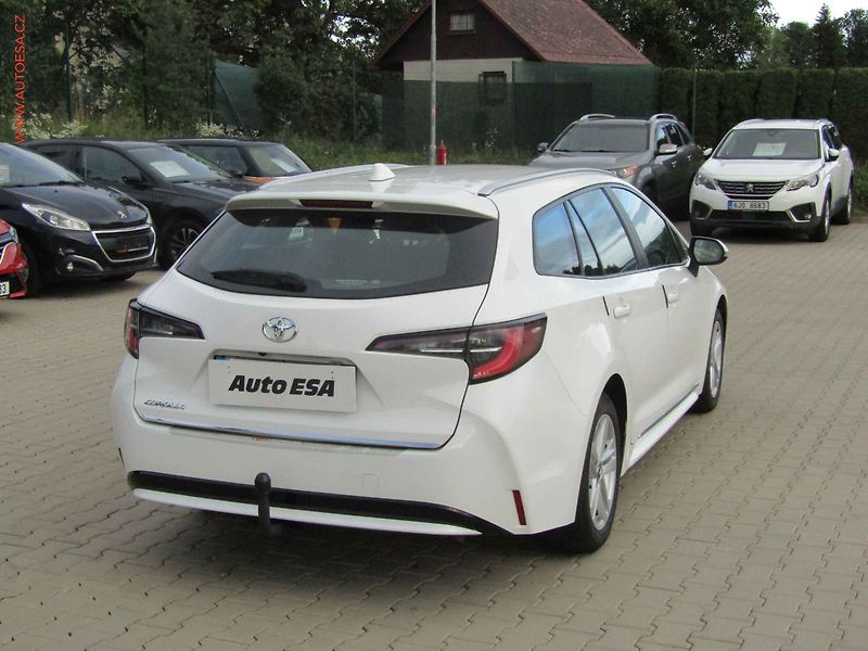 Toyota Corolla (2019) 1.2i, 2.maj,ČR, LED, TZ, ČR - fotka 4 z 19