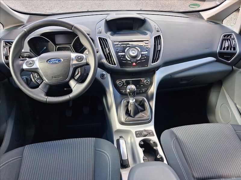Ford Grand C-MAX 2,0 tinanium, kamera, keyless - fotka 9 z 15