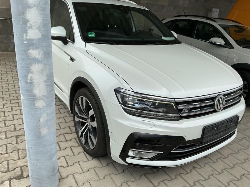 Volkswagen Tiguan 2,0 TDI 140kW 4M DSG R-Line - fotka 9 z 10