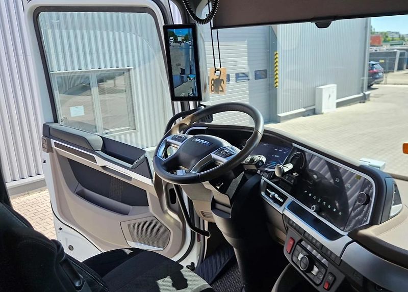 DAF XG (2023) 530 6x2 tahač 78t ADR - fotka 11 z 14