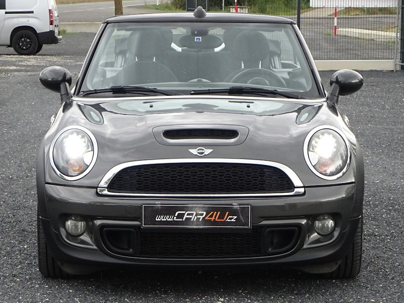Mini Cooper S 1.6 135kW KABRIO KŮŽE  - fotka 18 z 31
