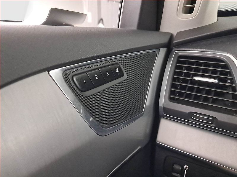 Volvo XC90 (2020) B5 AWD - fotka 24 z 24