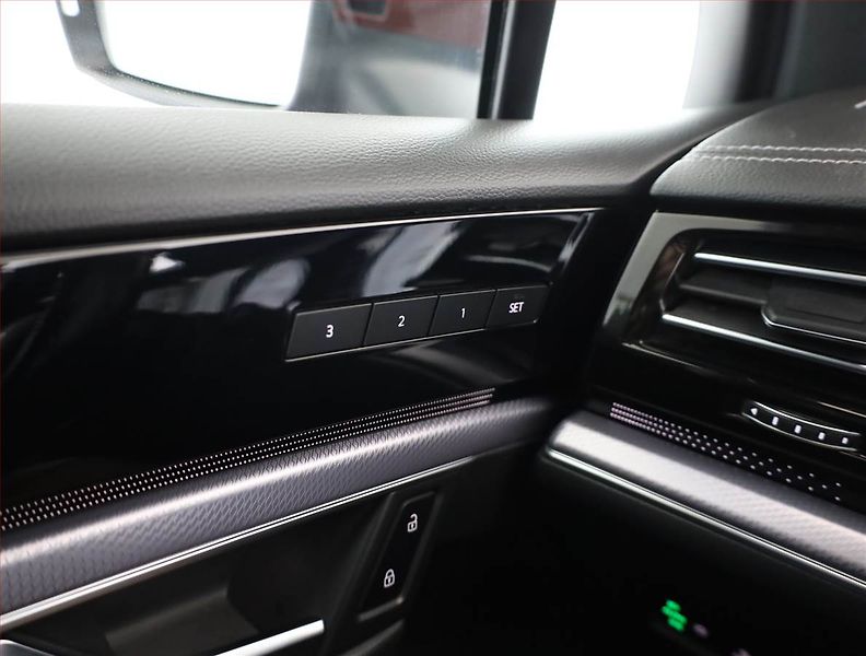 Volkswagen Touareg (2022) 3.0 TDI - fotka 18 z 22