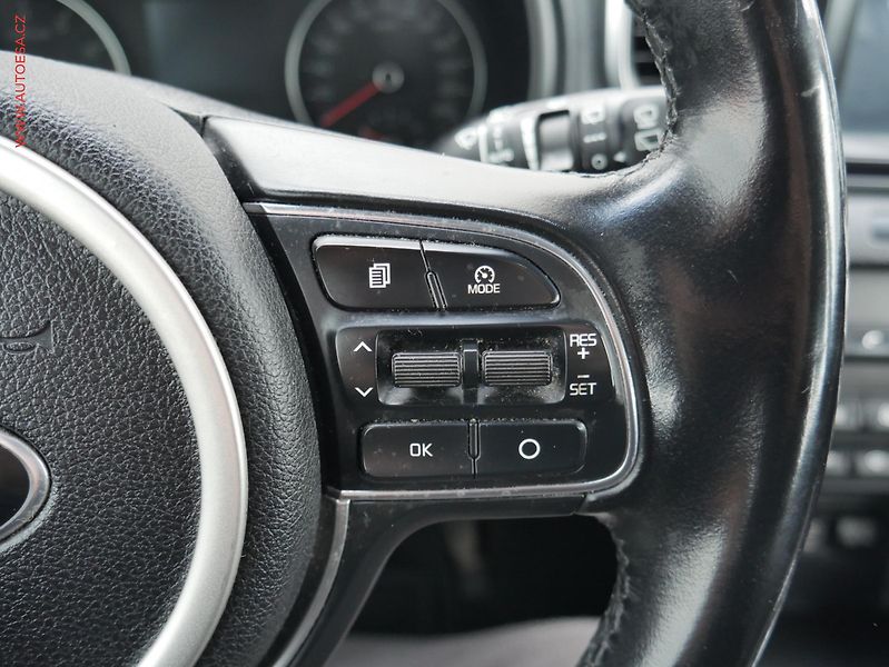 Kia Sportage (2018) 1.6GDi, ČR, Navi, TZ - fotka 13 z 23