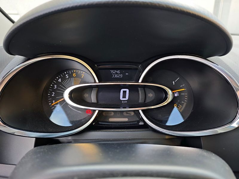 Renault Clio (2013) 1.2 16V Lutecia NAVI nové ČR - fotka 18 z 41