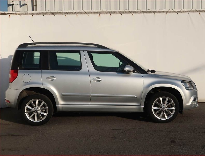Škoda Yeti (2016) Elegance 2.0 TDI, Tempomat - fotka 6 z 20