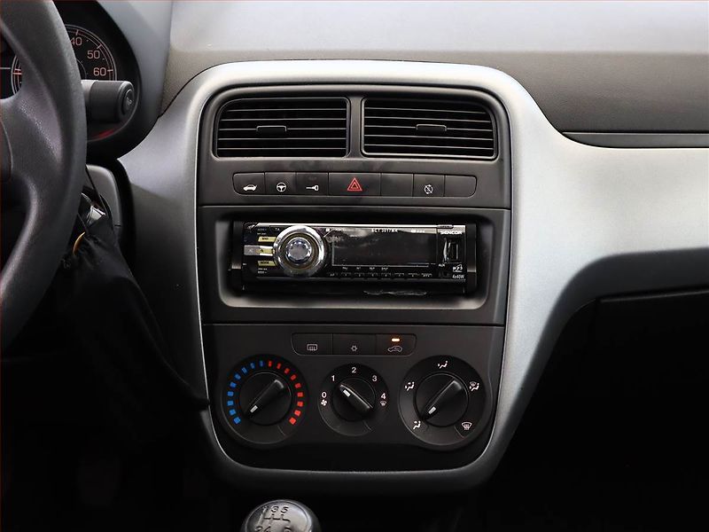 Fiat Punto (2011) 1.2, po STK, jezdí výborně - fotka 10 z 12