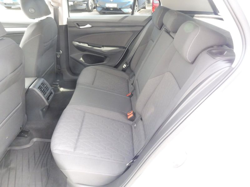 Volkswagen Golf (2025) People 1,5 TSI 85kW mHEV DSG - fotka 18 z 26