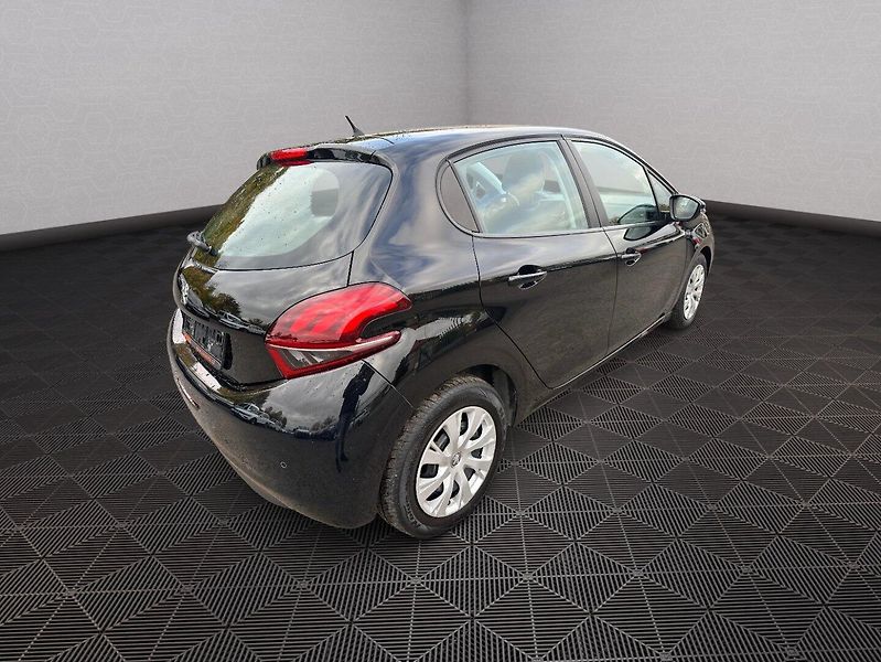 Peugeot 208 (2017) 1,2 61kw - fotka 7 z 23