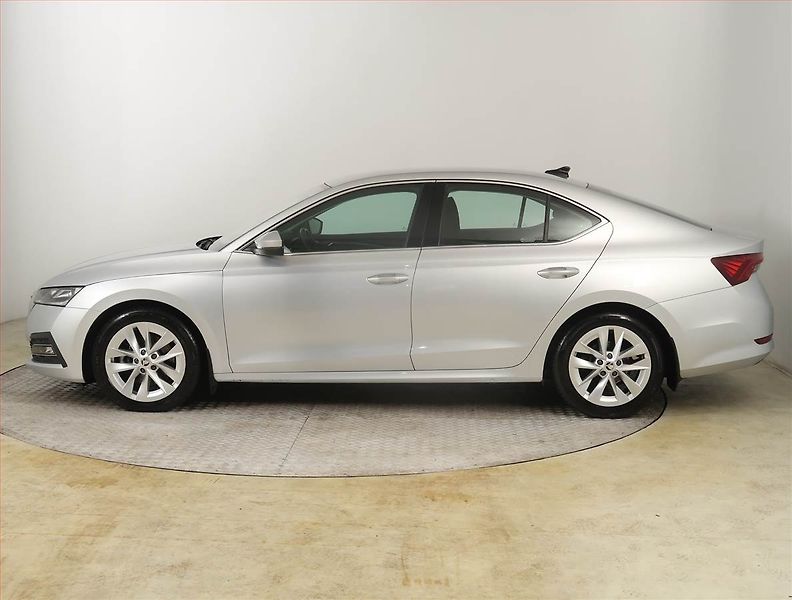 Škoda Octavia (2022) Style Plus 2.0 TSI - fotka 3 z 26