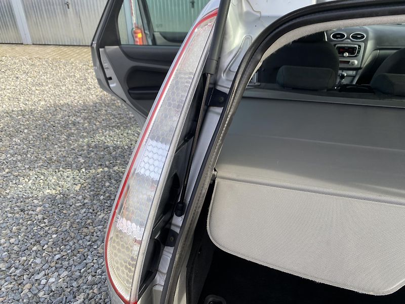 Ford Focus 2.0i 145PS LPG FORD COMBI TOP! - fotka 118 z 170