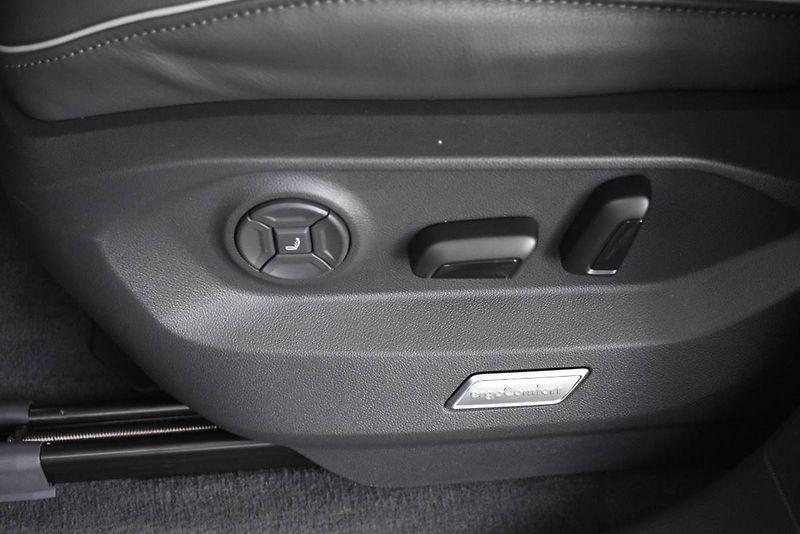 Volkswagen Touareg (2025) R-Line 3.0TDI 210kW,tažné,weba - fotka 18 z 27
