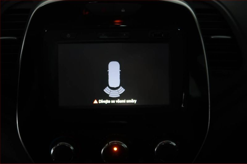 Renault Captur (2017) 1.2 TCe, Navi, Tempomat - fotka 17 z 19