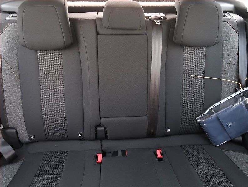 Peugeot 3008 (2020) 1.2 PureTech, Serv.kniha - fotka 10 z 22