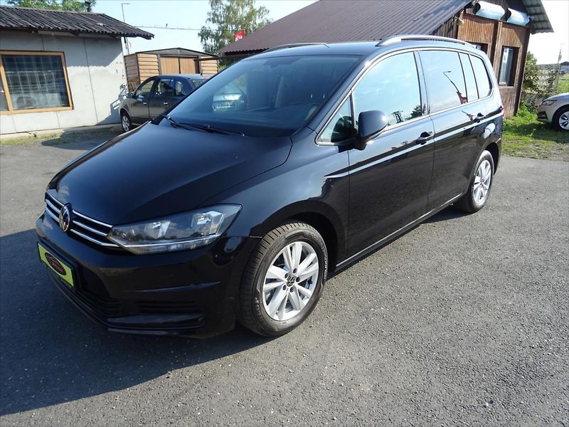 Volkswagen Touran 2,0 TDi 110 kW DSG - fotka 4 z 34