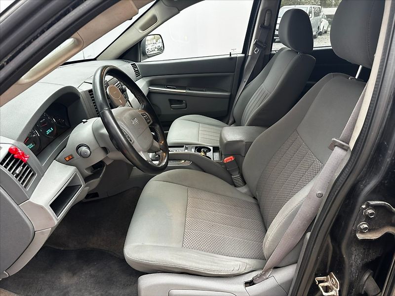 Jeep Grand Cherokee 3,7 154kW-LPG-SERVIS!! - fotka 9 z 37