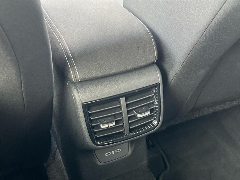 Škoda Fabia 1,0 TSi 85 kW 7DSG MONTE CARLO - fotka 21 z 27
