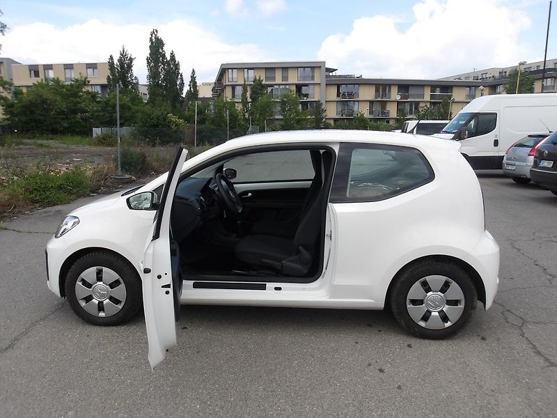 Volkswagen up! 1,0i Výbava Pěkny ! - fotka 12 z 21