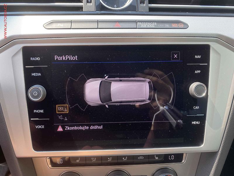 Volkswagen Passat (2018) 1.4 TSi, Comfortline, navi - fotka 18 z 18
