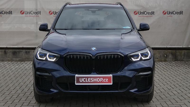 BMW X5 40d xDrive M Sport - fotka 2 z 25