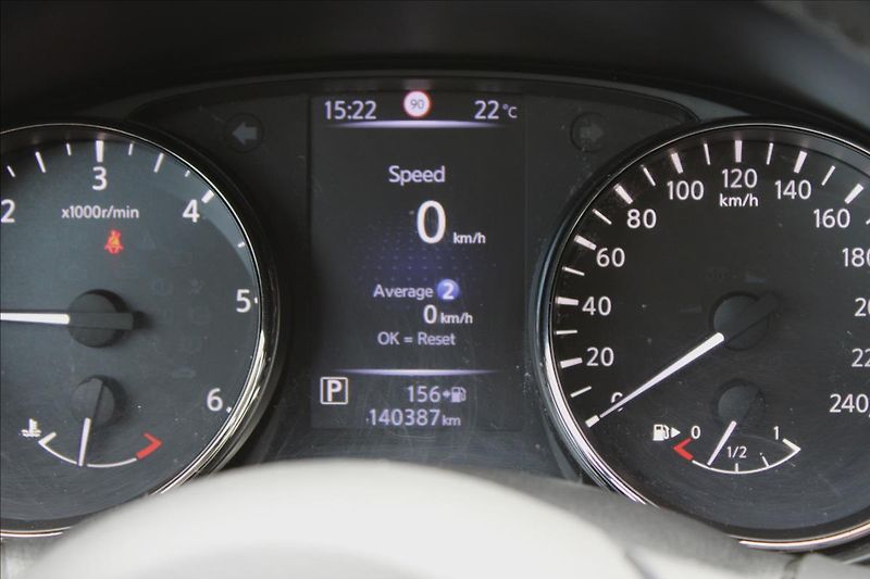 Nissan X-Trail 2,0 DCi 130kW 4x4, 360 kamera - fotka 14 z 30