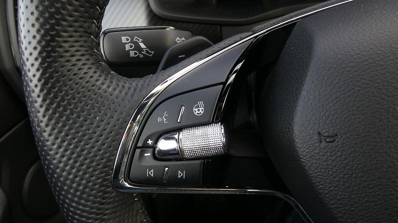 Škoda Kodiaq 2,0 TDI DSG 4x4 Sportline - fotka 12 z 25