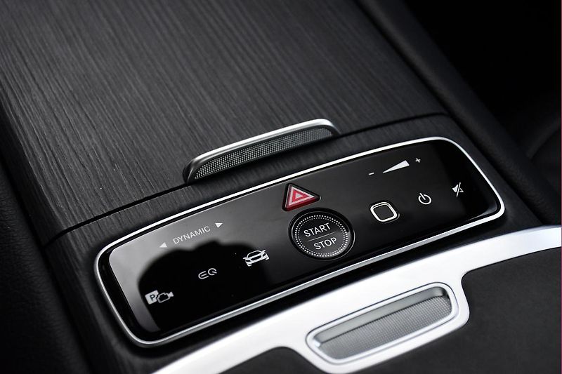 Mercedes-Benz EQS 580 4M AMG HYPERSCREEN 99%SoH - fotka 27 z 46