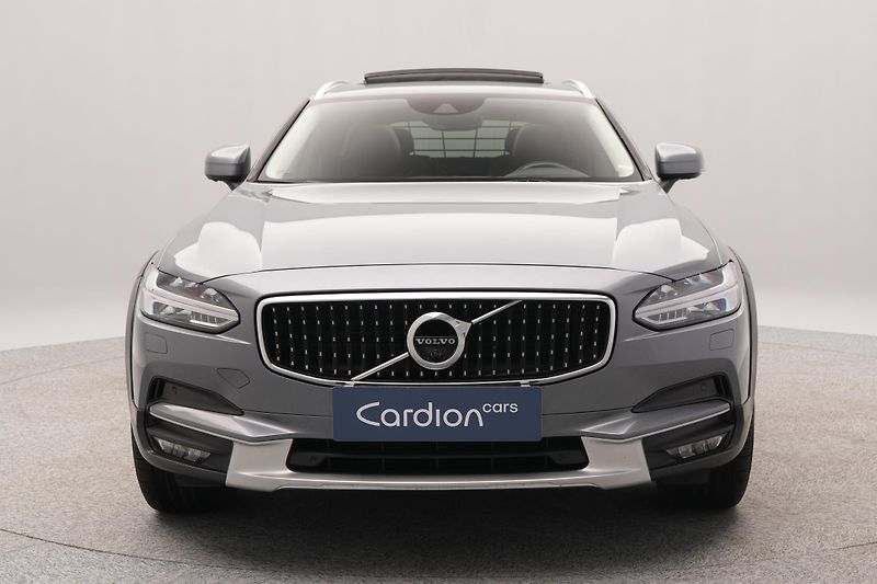Volvo V90 CC D4 AWD MOMENTUM PRO  - fotka 15 z 47