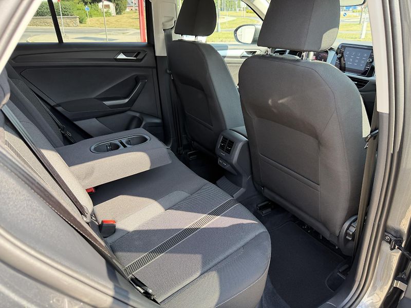 Volkswagen T-Roc 1,5 TSi/110kW LIFE - DSG,TZ,.. - fotka 47 z 64